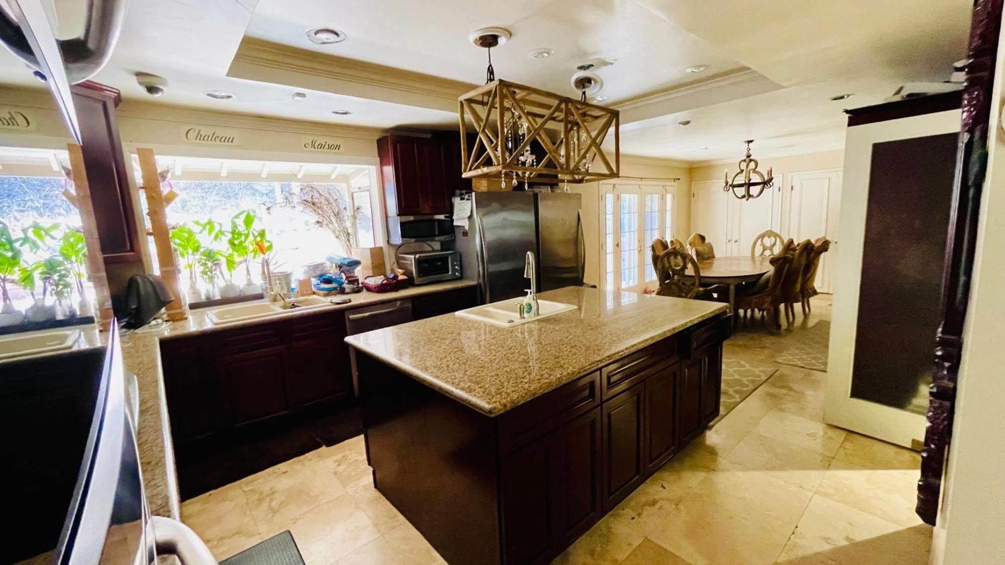 Women Only Oasis In Center Private Bedroom Large Estate View Pool Encino Hills Sherman Oaks 405-101 Xsepulveda Casa de hóspedes *