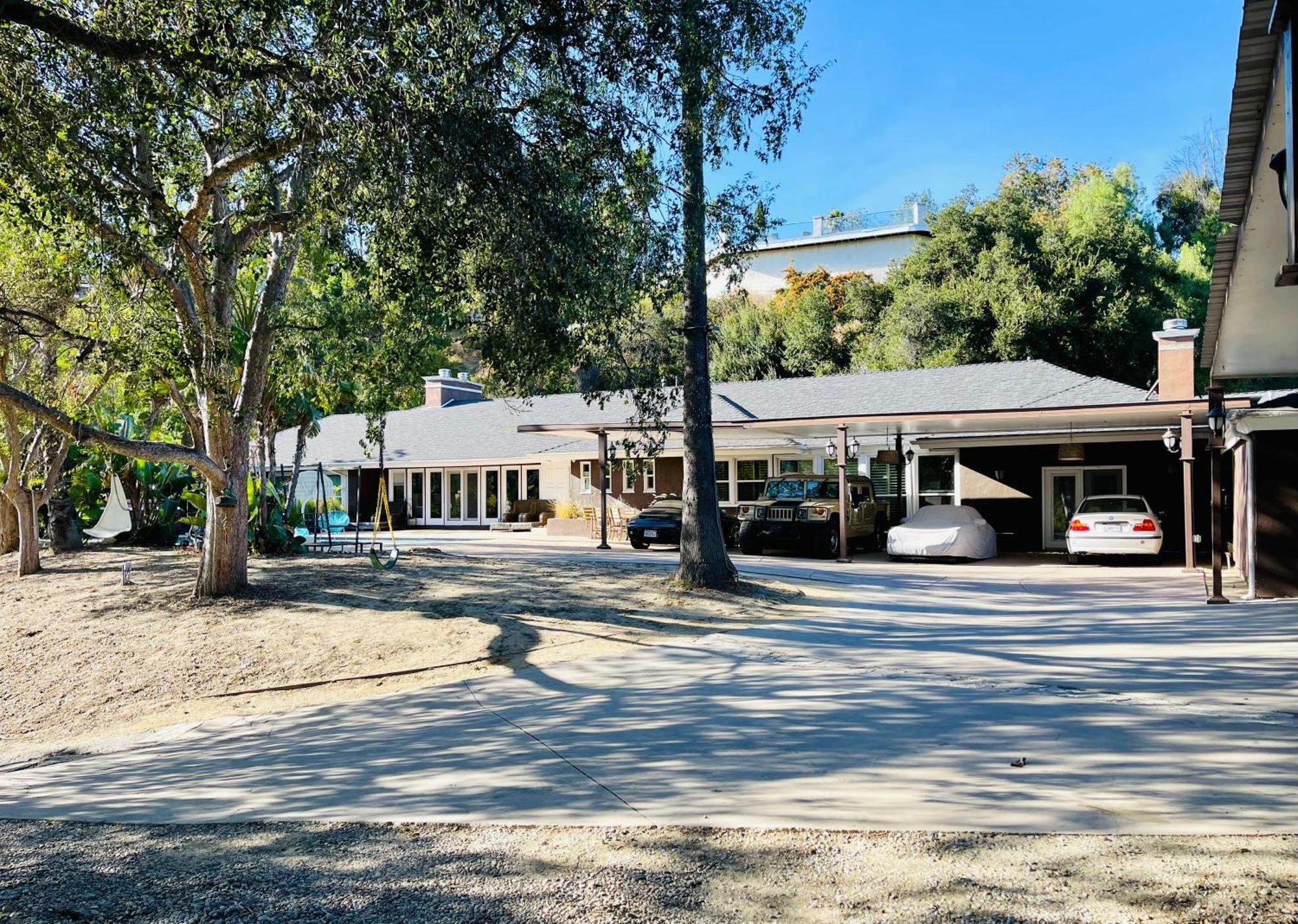 Women Only Oasis In Center Private Bedroom Large Estate View Pool Encino Hills Sherman Oaks 405-101 Xsepulveda